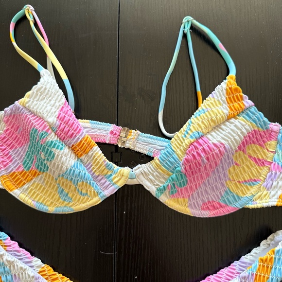 Colourful Bikini - Picture 8 of 10